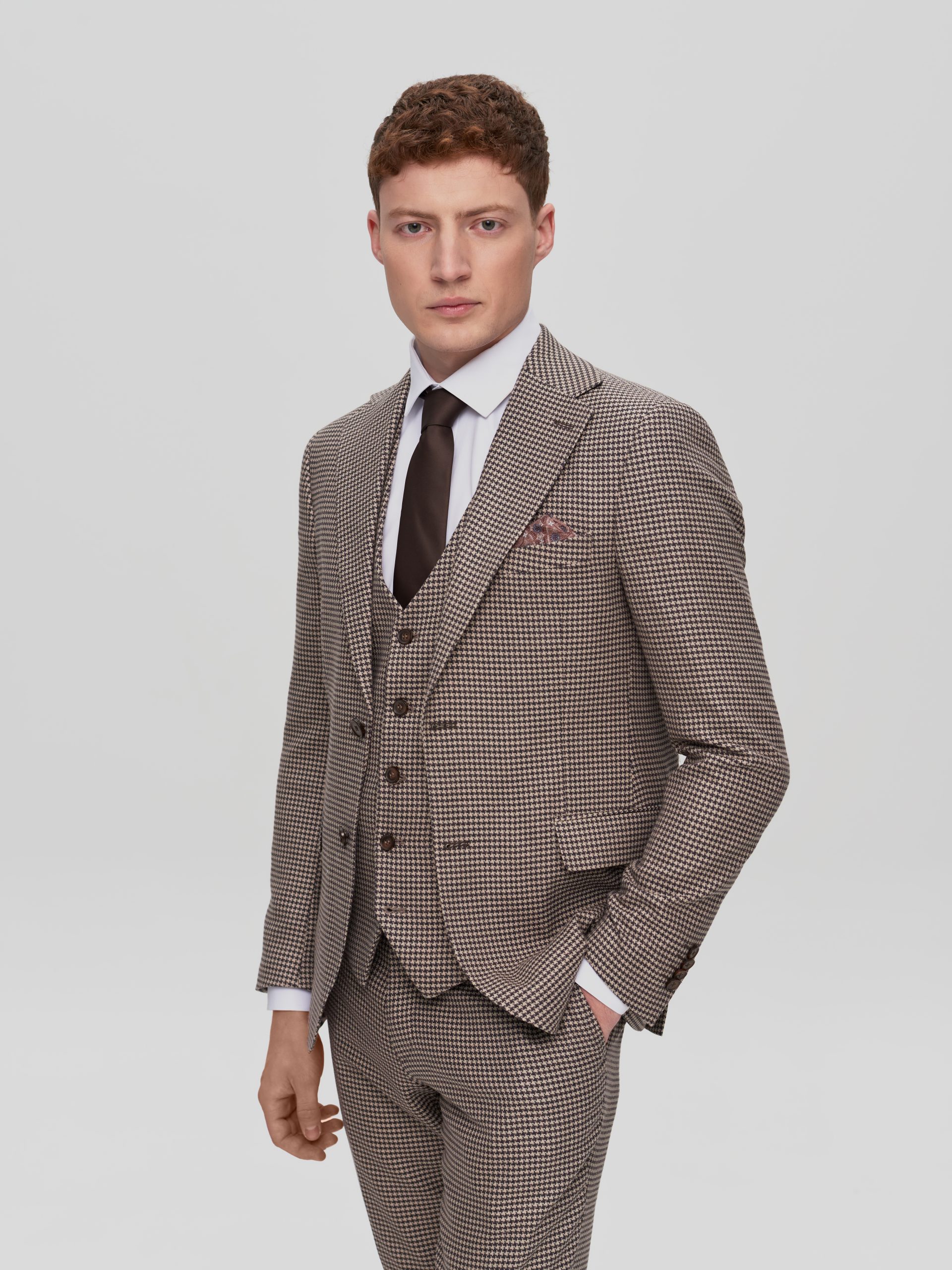 Класичний чоловічий костюм зі структурою «лапка»