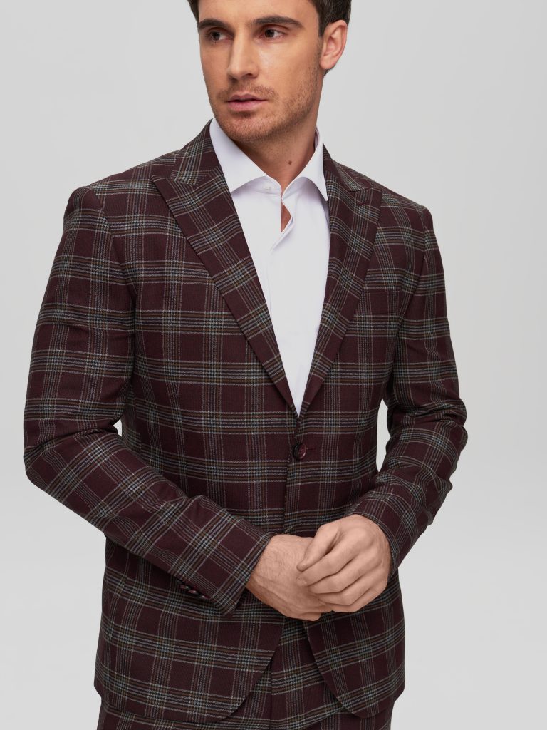 Чоловічий класичний костюм бордовий в клітинку