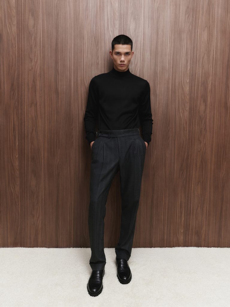 Чоловічі класичні брюки гурка сірого кольору зі структурної тканини