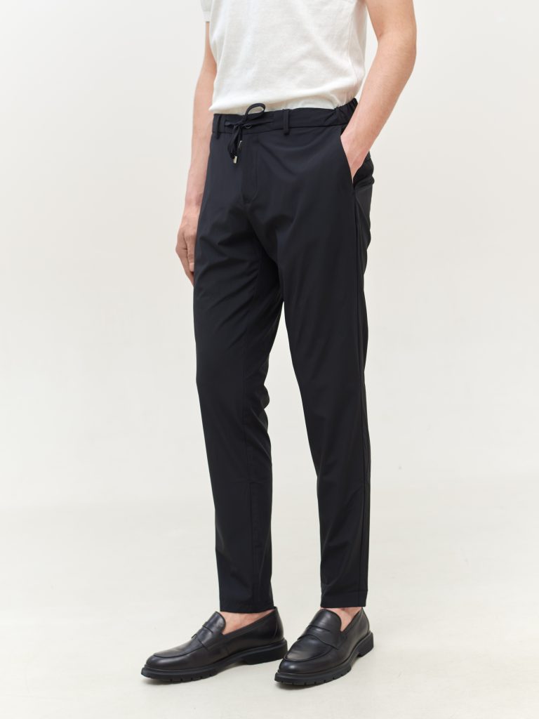 Чоловічі чорні брюки зі шнурком