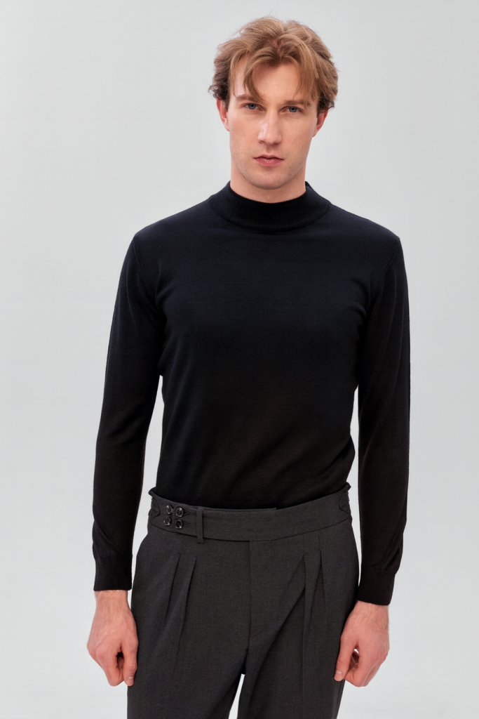 Чоловічий гольф темно-синього кольору